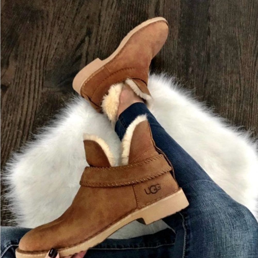 UGG MCKAY BOOT - NWT/box in chestnut size 7.5